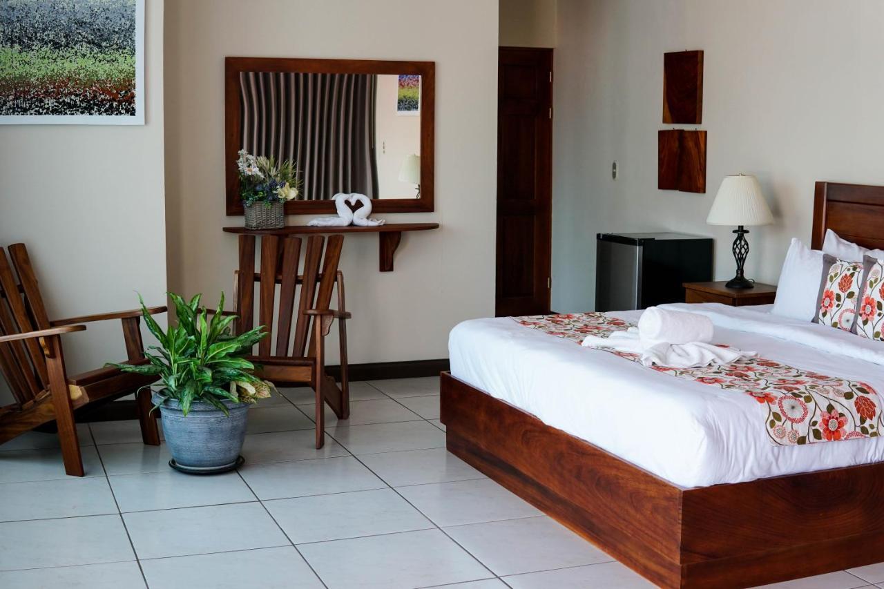 Puerta Del Cielo Quepos Hotel Eksteriør billede